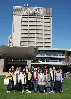 Visiting Tsinghua students in front of the UNSW library building
