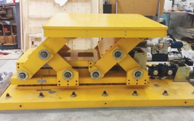 CIES biaxial earthquake shaking table