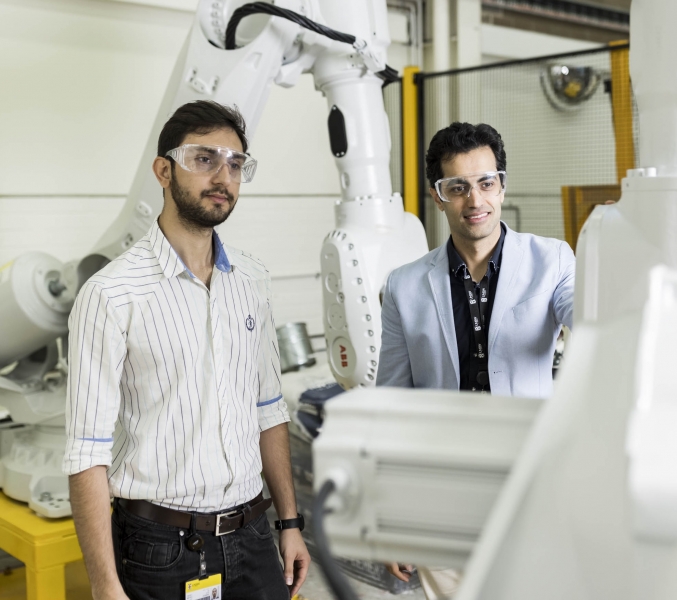 Hamid Bayat and Ali Kashani in CIES labs