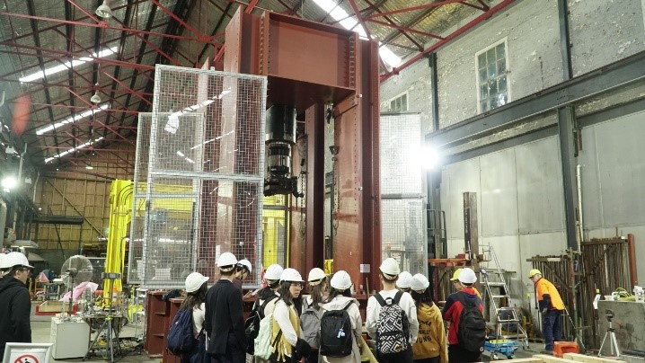 Visiting Tsinghua students at UNSW Heavy Structures Laboratory July 2019